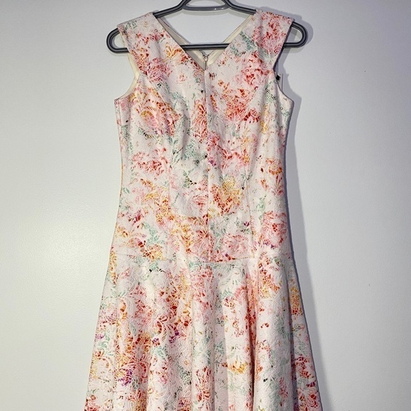 𝅺🍋NWT Ann Taylor LOFT Sleeveless Floral Dress - Picture 2 of 8
